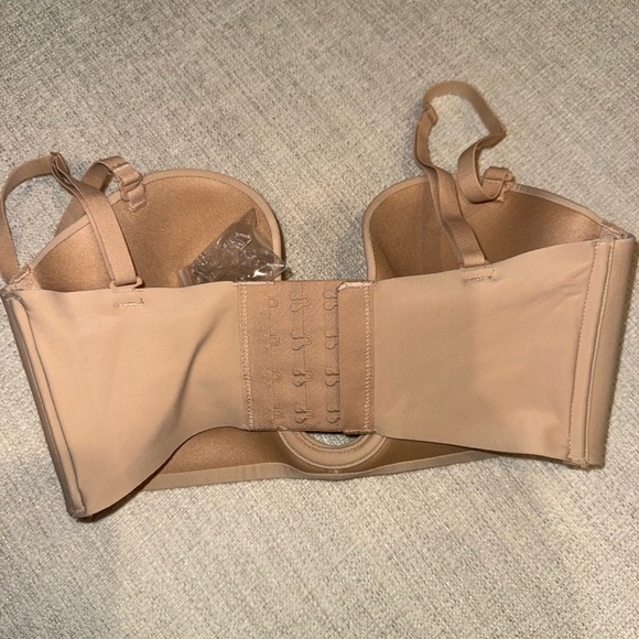 SKIMS Deep Plunge Sleepwear Bra - Picture 2 of 3